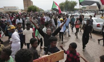 Χιλιάδες Σουδανοί διαδήλωσαν στο Χαρτούμ κατά της στρατιωτικής δικτατορίας