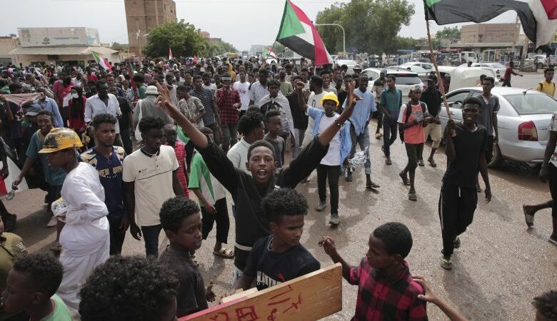 Χιλιάδες Σουδανοί διαδήλωσαν στο Χαρτούμ κατά της στρατιωτικής δικτατορίας