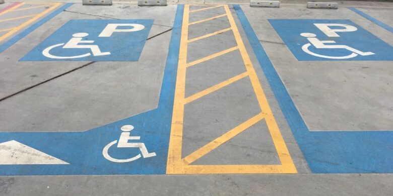Θεσσαλονίκη: Ισπανός επιτέθηκε σε άτομο με αναπηρία αφότου είχε παρκάρει παράνομα σε θέση για ΑμεΑ