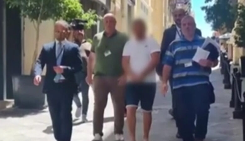 Αίγινα: Συνελήφθη στην Μάλτα ο δράστης που είχε κάψει ζωντανούς θεία και ανιψιό το 2015