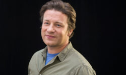 Πάει Θεσσαλονίκη ο διάσημος σεφ Jamie Oliver για να γευτεί τη γαστρονομία της