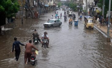Πακιστάν: Φονικές πλημμύρες με τουλάχιστον 1.000 νεκρούς
