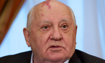 Λεχ Βαλέσα για Γκορμπατσόφ: Έπαιξε θετικό ρόλο, αλλά υποχρεώθηκε να το κάνει καθώς ο κομμουνισμός κατέρρεε