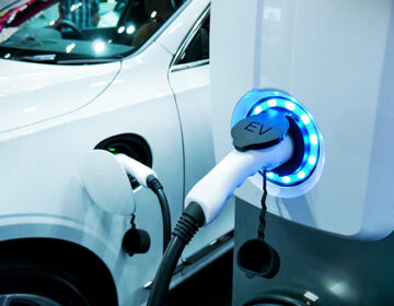 Το 2022 τα ηλεκτρικά αυτοκίνητα στην Ευρώπη έφτασαν τα 3 εκατ. από τα 253 εκατ. συνολικά των επιβατικών