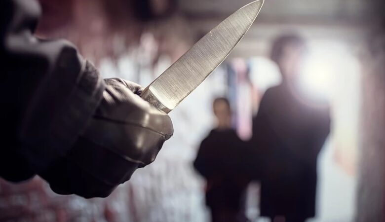 Κηφισιά: Ανήλικοι με μαχαίρια λήστεψαν 14χρονους μαθητές