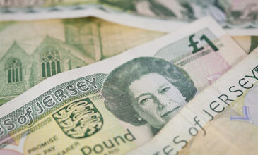 Τράπεζα της Αγγλίας: «Μετά την περίοδο πένθους οι ανακοινώσεις για το εθνικό νόμισμα»