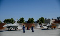Τα πρώτα δύο F-16 Viper παρέλαβε η Πολεμική Αεροπορία
