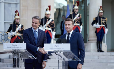 Συνάντηση Μακρόν – Μητσοτάκη: «Στηρίζουμε πλήρως την εθνική κυριαρχία της Ελλάδας» τόνισε ο Γάλλος πρόεδρος