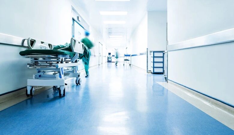 Λαμία: Καταγγέλλουν ολιγωρία των γιατρών για τον θάνατο 49χρονου – «Δεν είχε ειδοποιηθεί καν η ΜΕΘ»