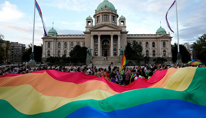 Σερβία: Η αστυνομία δεν έδωσε άδεια για την πορεία υπερηφάνειας των ΛΟΑΤΚΙ στο Βελιγράδι