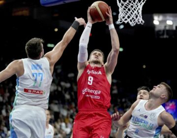 Eurobasket: Η Πολωνία πέταξε εκτός από τους «4» την πρωταθλήτρια Ευρώπης Σλοβενία – Και η Γαλλία την Ιταλία στην παράταση