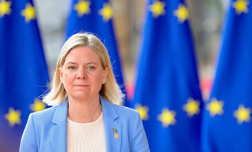 Η πρωθυπουργός της Σουηδίας αναγνώρισε την ήττα της αριστεράς στις εκλογές και παραιτείται