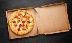 Αυτός είναι ο λόγος που οι πίτσες μπαίνουν σε τετράγωνα κουτιά
