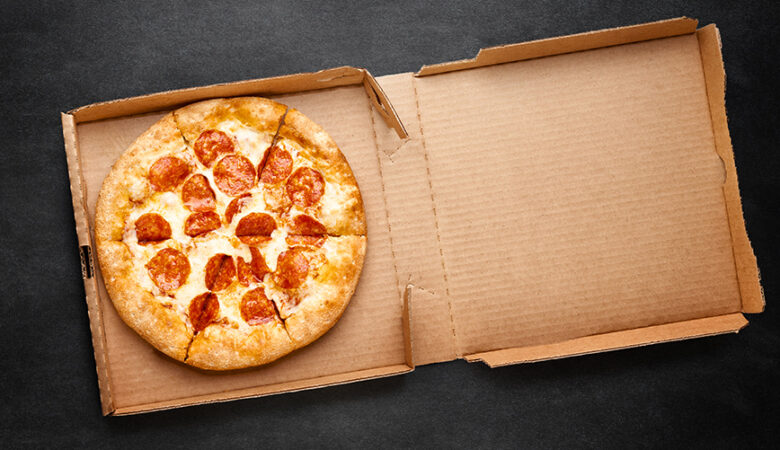 Αυτός είναι ο λόγος που οι πίτσες μπαίνουν σε τετράγωνα κουτιά