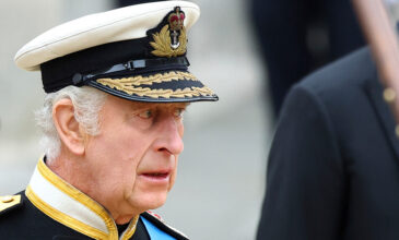 Αναβάλλεται η επίσκεψη του βασιλιά Καρόλου στη Γαλλία λόγω των γεγονότων