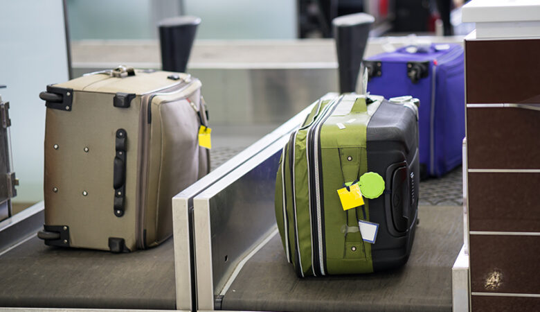 Πώς ένας πονηρός επιβάτης ξεγέλασε το check-in για να μην χρεωθεί τα έξτρα κιλά στη βαλίτσα