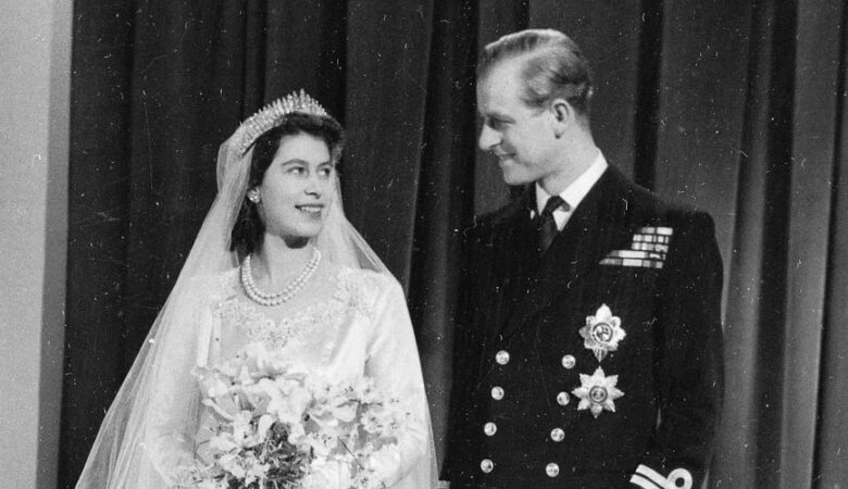 Βασίλισσα Ελισάβετ: Αναπαύεται στο Κάστρο του Ουίνδσορ δίπλα στον πρίγκιπα Φίλιππο – Βίντεο με τη ζωή της δημοσίευσε το παλάτι
