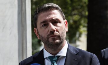 Ανδρουλάκης: «Ο πρωθυπουργός ας σταματήσει να κάνει τον τροχονόμο των κερδών των τραπεζών»