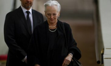 Η βασίλισσα της Δανίας κόλλησε κορονοϊό μετά την παρουσία της στην κηδεία της Ελισάβετ
