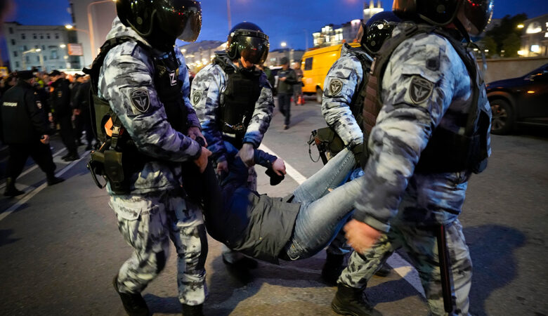 Ρωσία: Πολλές συλλήψεις στις αντιπολεμικές διαμαρτυρίες