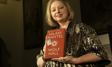 Βρετανία: Πέθανε η συγγραφέας της βραβευμένης τριλογίας «Wolf Hall» Χίλαρι Μαντέλ
