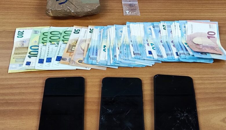 Γλυφάδα: Συνελήφθησαν δύο αλλοδαποί με μισό κιλό κοκαΐνη στο αυτοκίνητό τους