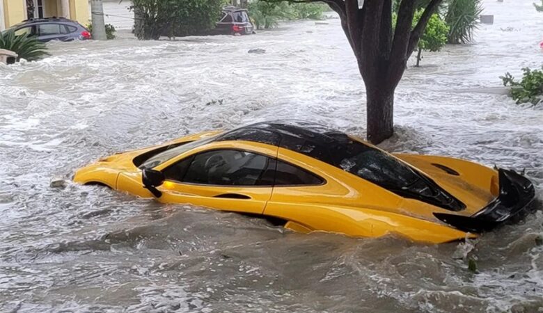 ΗΠΑ – Φλόριντα: Ο κυκλώνας Ίαν κατέστρεψε McLaren αξίας 1 εκατ. δολαρίων