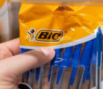 Πρόστιμο 230.000 ευρώ στη BIC για παραβίαση του πλαφόν στις τιμές σχολικών ειδών