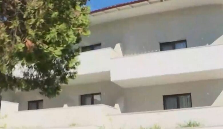 Big Brother το κατάλυμα στη Χαλκιδική όπου ο ιδιοκτήτης του είχε εγκαταστήσει «κρυφές» κάμερες στα δωμάτια