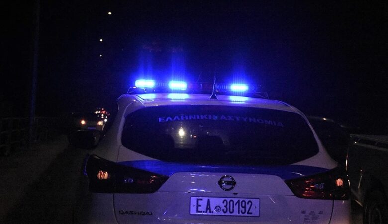 Εμπρησμός σε δύο αυτοκίνητα τα ξημερώματα στη Γλυφάδα