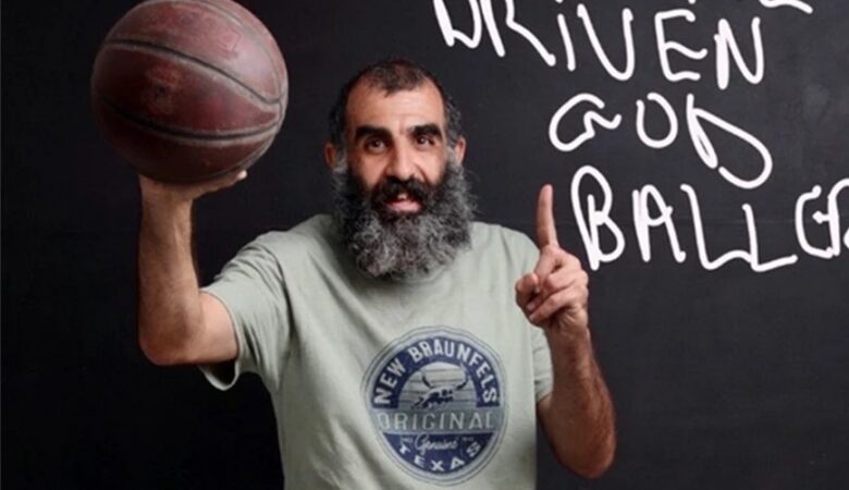 Τζορτζ Παπουτσής: Ο 70χρονος ομογενής ταξιτζής που «τρελαίνει» τη Νέα Υόρκη με τις ικανότητες του στο μπάσκετ
