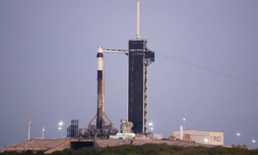 Εκτοξεύτηκε ο πύραυλος της SpaceX που μεταφέρει τέσσερις αστροναύτες στον Διεθνή Διαστημικό Σταθμό