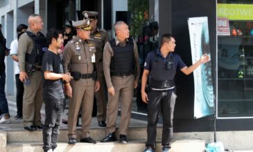 Ανείπωτη τραγωδία στην Ταϊλάνδη: Σκότωσε τη σύζυγο και το παιδί του και αυτοκτόνησε – Τουλάχιστον 23 παιδιά μεταξύ των θυμάτων του παιδικού σταθμού
