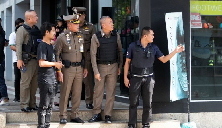 Ανείπωτη τραγωδία στην Ταϊλάνδη: Σκότωσε τη σύζυγο και το παιδί του και αυτοκτόνησε – Τουλάχιστον 23 παιδιά μεταξύ των θυμάτων του παιδικού σταθμού