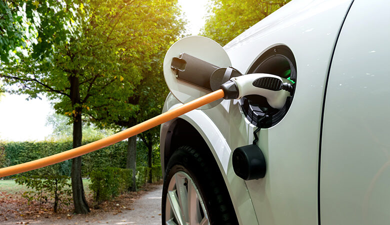 Ηλεκτρικά αυτοκίνητα: Πόσο εφικτή είναι η φόρτιση τους χωρίς την χρήση καλωδίων