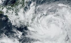 Κυκλώνας Τζούλια: «Χτύπησε» τη Νικαράγουα με ανέμους ταχύτητας άνω των 140 χλμ την ώρα