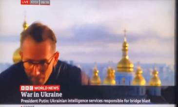 Ουκρανία: Δημοσιογράφος του BBC μεταδίδει live τη στιγμή των εκρήξεων στο Κίεβο – Δείτε το βίντεο
