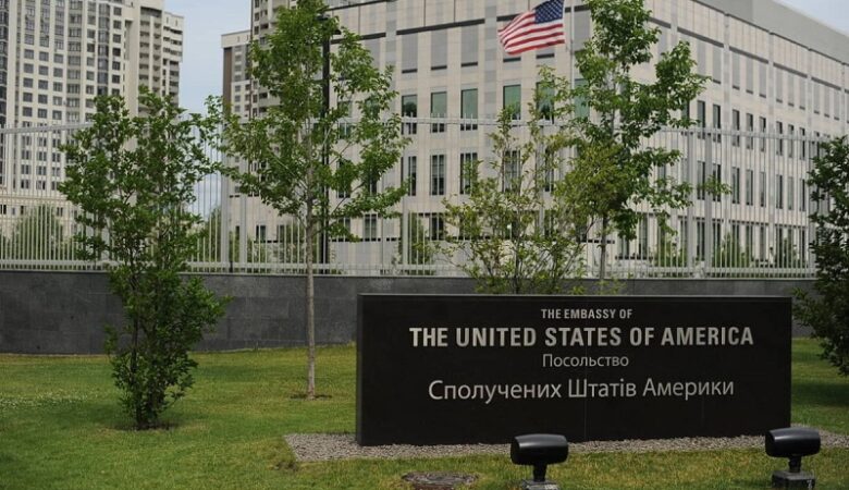 Ουκρανία: Η πρεσβεία των ΗΠΑ κάλεσε τους Αμερικανούς πολίτες να εγκαταλείψουν τη χώρα
