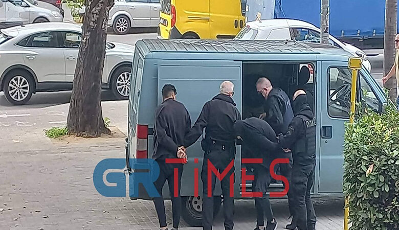 Θεσσαλονίκη: Ελεύθεροι με όρους αφέθηκαν οι τέσσερις νεαροί ληστές με τα αλεξίσφαιρα