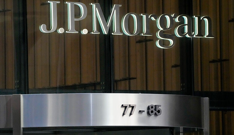JP‬ Morgan: Πρόβλεψη για άνοδο των μετοχών όλων των ελληνικών τραπεζών