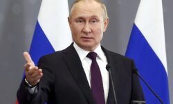 Πούτιν: «Οι άμαχοι πρέπει να εγκαταλείψουν τη Χερσώνα»