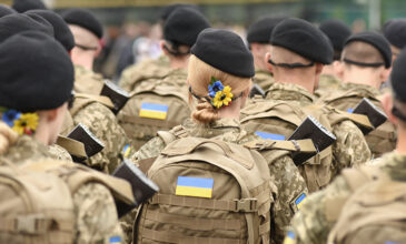 Ουκρανία: 40.000 γυναίκες υπηρετούν στις δυνάμεις