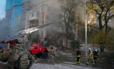 Πόλεμος στην Ουκρανία: Δύο τραυματίες και ζημιές σε πολλά σπίτια προκλήθηκαν από ρωσική πυραυλική επίθεση στο Κίεβο