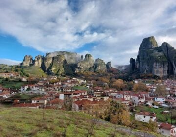 Τα Μετέωρα στους κορυφαίους τουριστικούς προορισμούς του κόσμου για το 2023 για την Le Monde