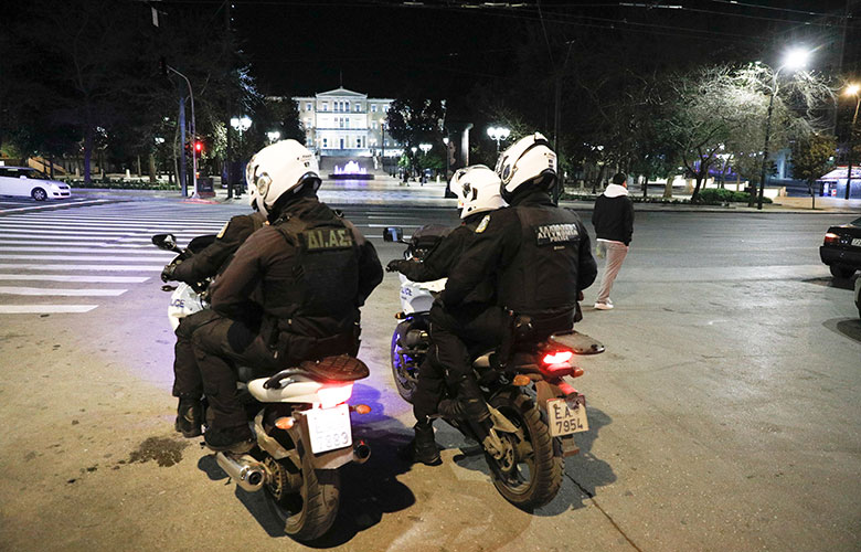 Θεσσαλονίκη: Αστυνομικοί διευκόλυναν τη μεταφορά βρέφους στο νοσοκομείο