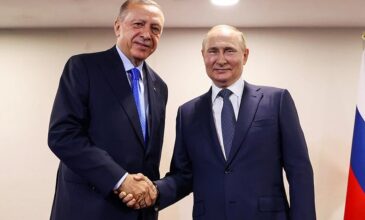 Στη Ρωσία ο Ερντογάν για να μιλήσει με τον Πούτιν για τα σιτηρά