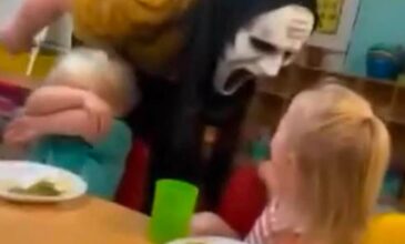Σάλος στις ΗΠΑ: Εργαζόμενοι σε παιδικό σταθμό τρομοκρατούσαν τα «άτακτα» παιδάκια, φορώντας μάσκα από την ταινία “Scream”