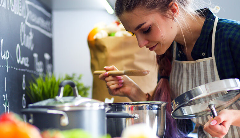 Πώς μπορείς να εξοικονομήσεις ενέργεια όταν μαγειρεύεις στην κουζίνα