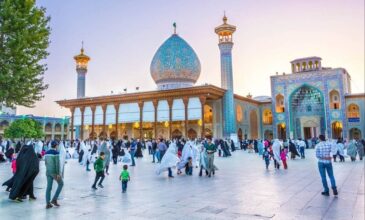 Ιράν: Μακελειό από ένοπλη επίθεση σε ιερό χώρο στο Σιράζ