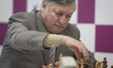 Ρωσία: Σε τεχνητό κώμα ο διάσημος σκακιστής Ανατόλι Κάρποφ